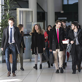 En parallèle de leurs études, certains étudiants se lancent et montent leur petite entreprise, le Pôle Entreprises de l'ICES est là pour les soutenir